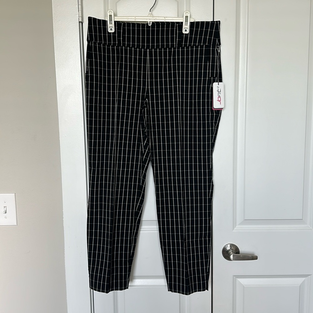 JOFIT Plaid Pull-on Slimmer Crop Pants Black With White Strips